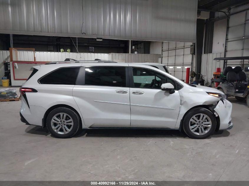 TOYOTA SIENNA PLATINUM 2024