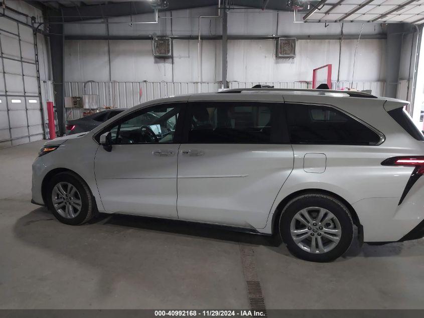 TOYOTA SIENNA PLATINUM 2024