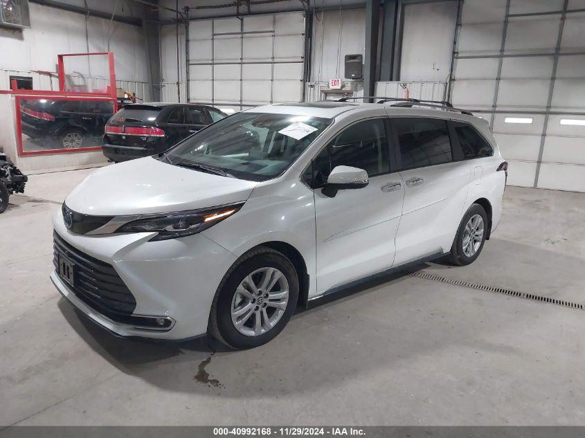 TOYOTA SIENNA PLATINUM 2024