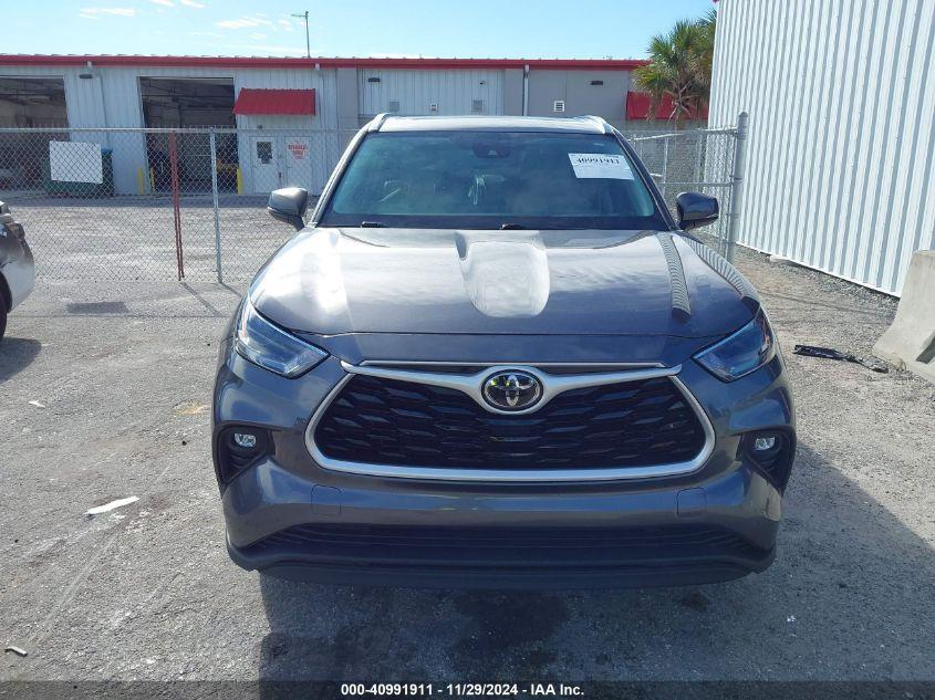 TOYOTA HIGHLANDER XLE 2021