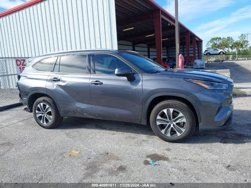 TOYOTA HIGHLANDER XLE 2021