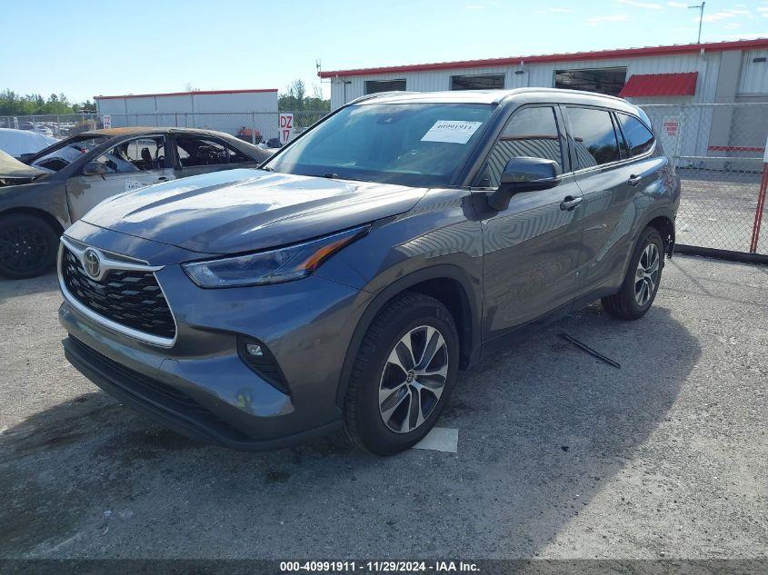 TOYOTA HIGHLANDER XLE 2021