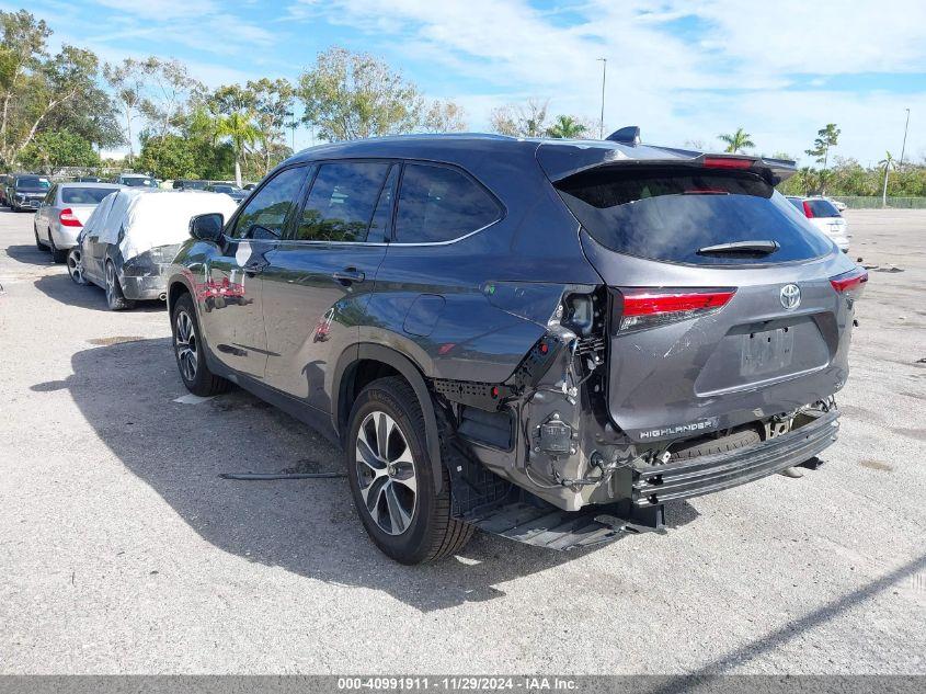 TOYOTA HIGHLANDER XLE 2021