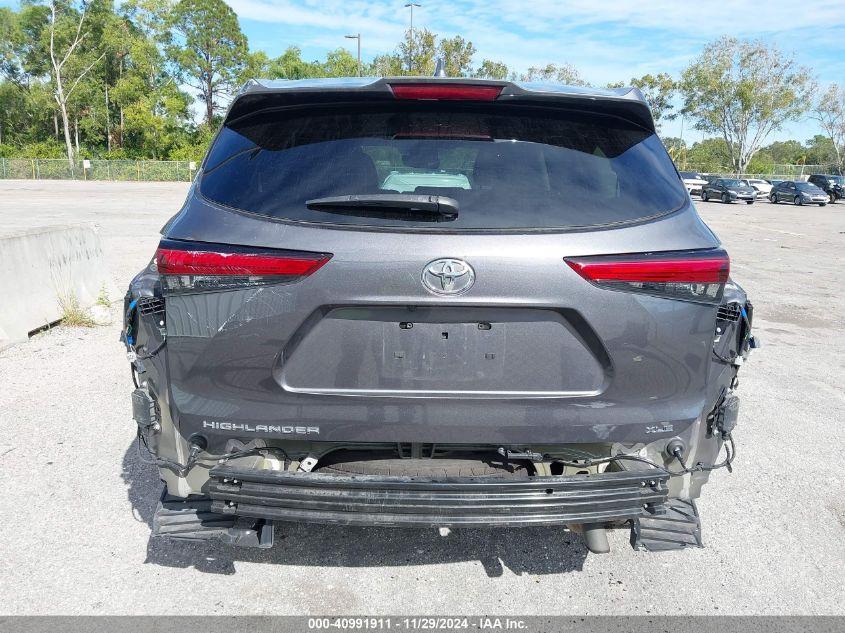 TOYOTA HIGHLANDER XLE 2021