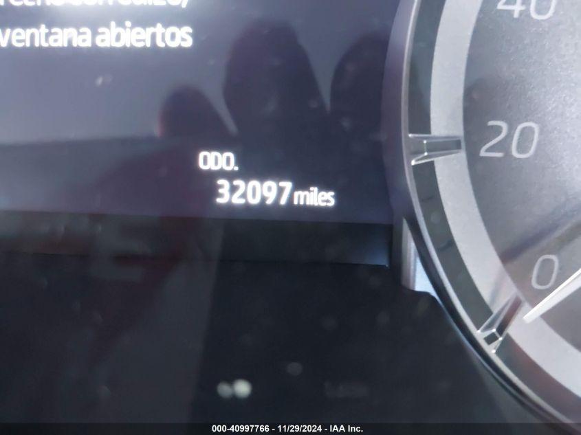 TOYOTA HIGHLANDER XLE 2022