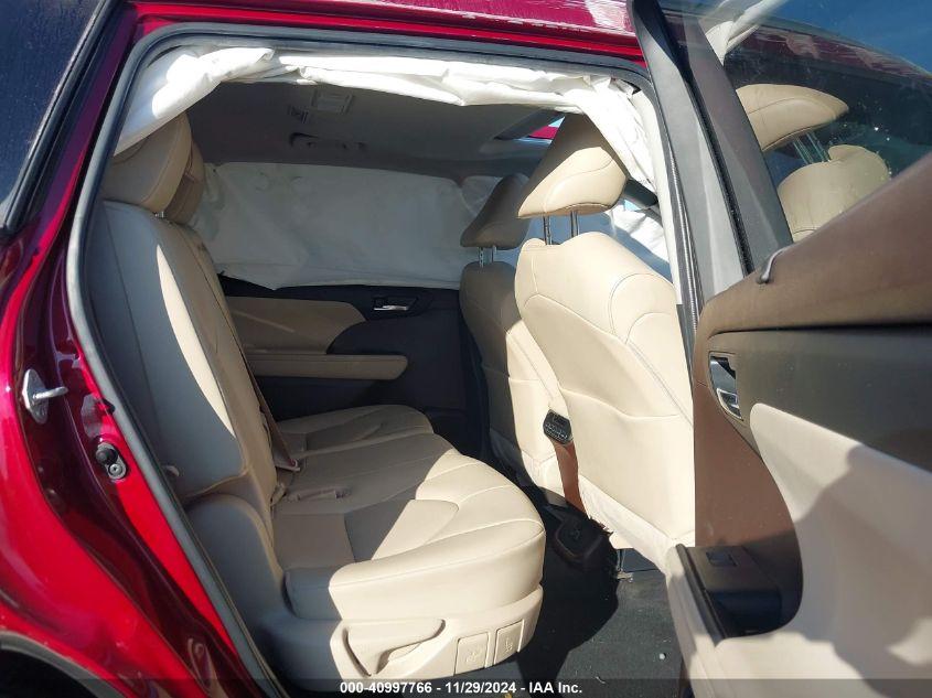 TOYOTA HIGHLANDER XLE 2022