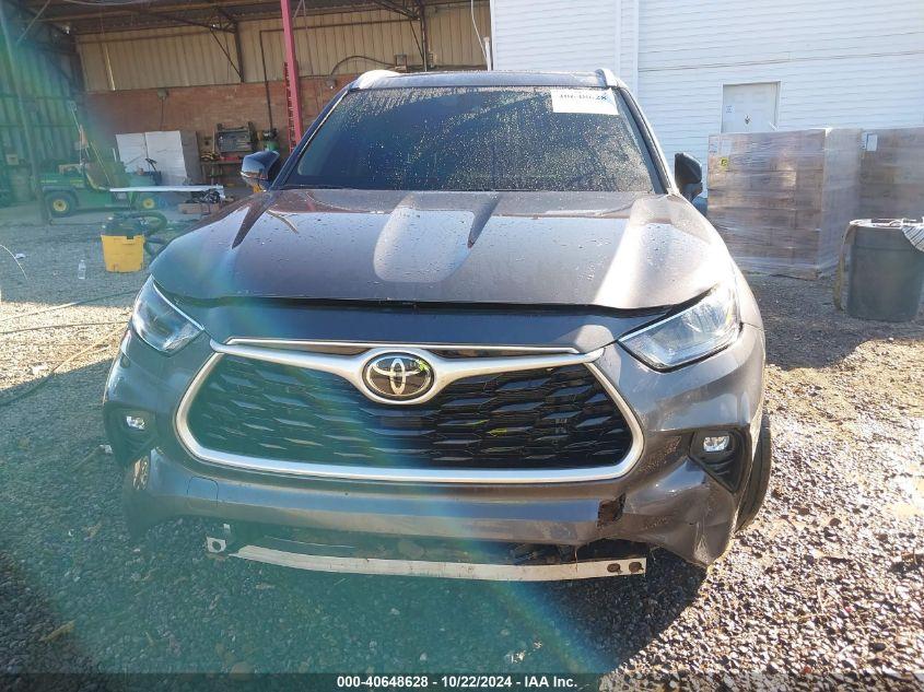 TOYOTA HIGHLANDER XLE 2022