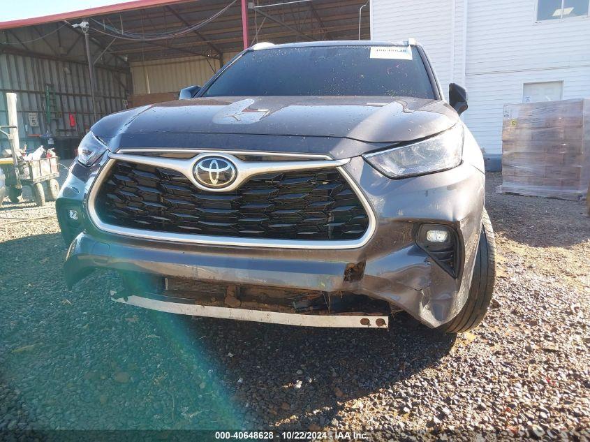 TOYOTA HIGHLANDER XLE 2022
