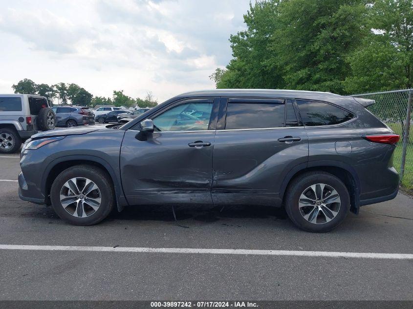 TOYOTA HIGHLANDER XLE 2022