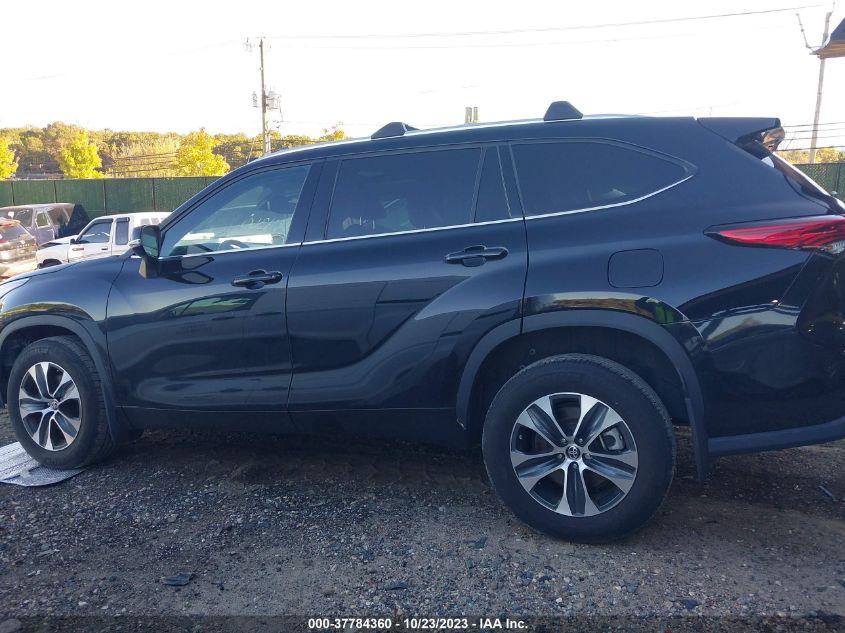 TOYOTA HIGHLANDER XLE 2021