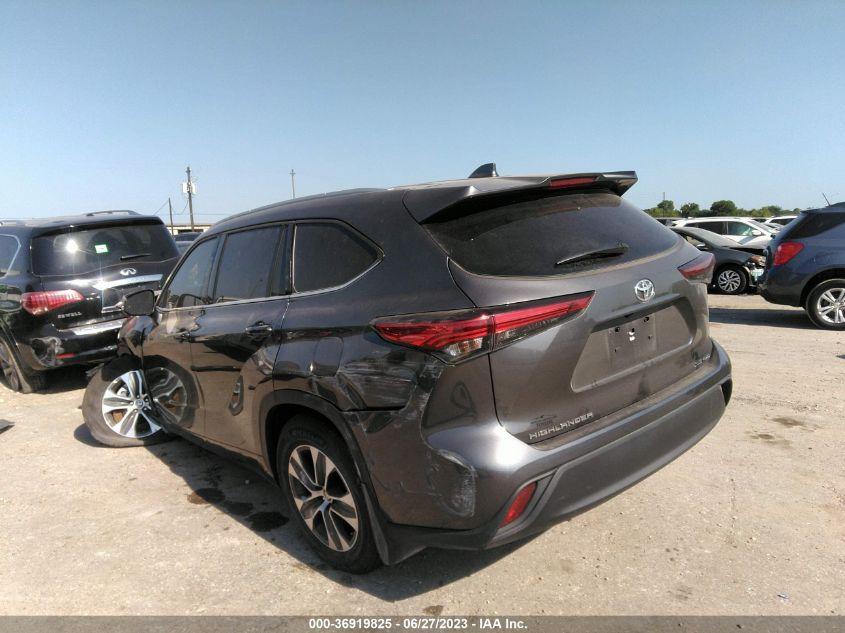 TOYOTA HIGHLANDER XLE 2022