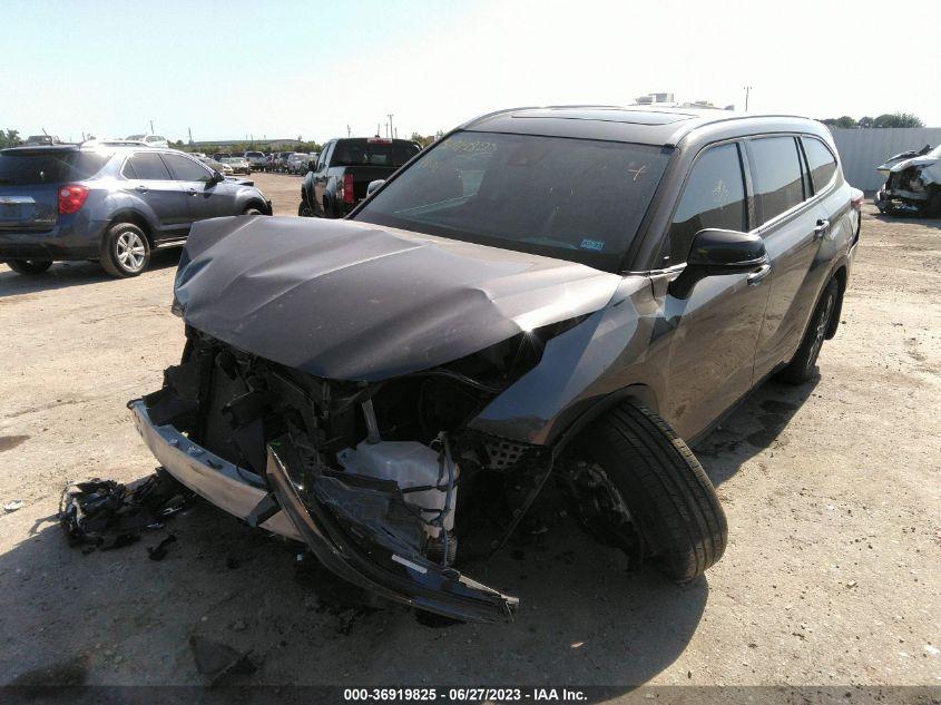 TOYOTA HIGHLANDER XLE 2022