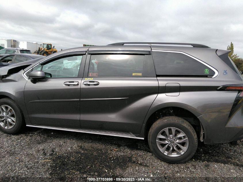 TOYOTA SIENNA XLE 2023