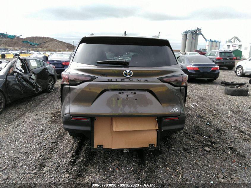 TOYOTA SIENNA XLE 2023
