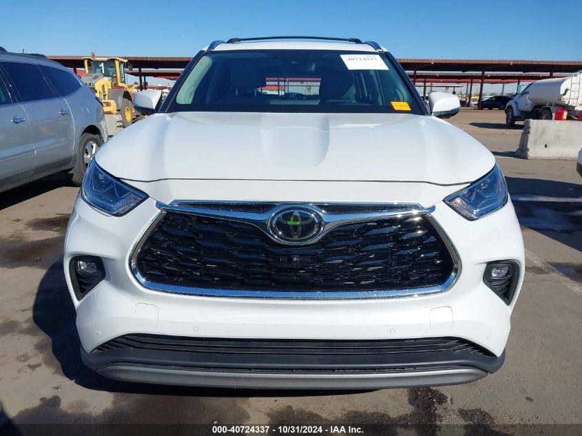 TOYOTA HIGHLANDER PLATINUM 2023