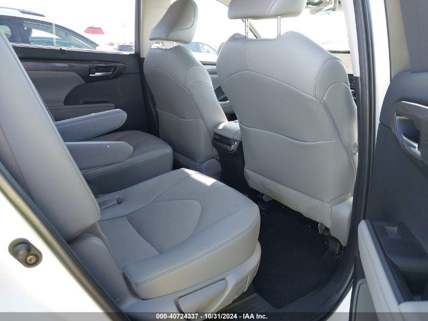 TOYOTA HIGHLANDER PLATINUM 2023