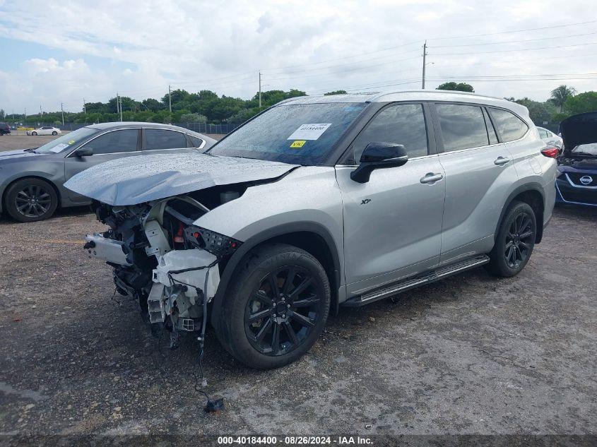 TOYOTA HIGHLANDER XLE 2023