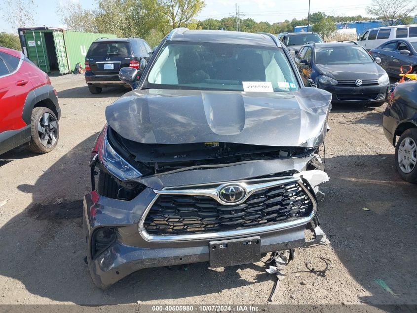 TOYOTA HIGHLANDER PLATINUM 2023