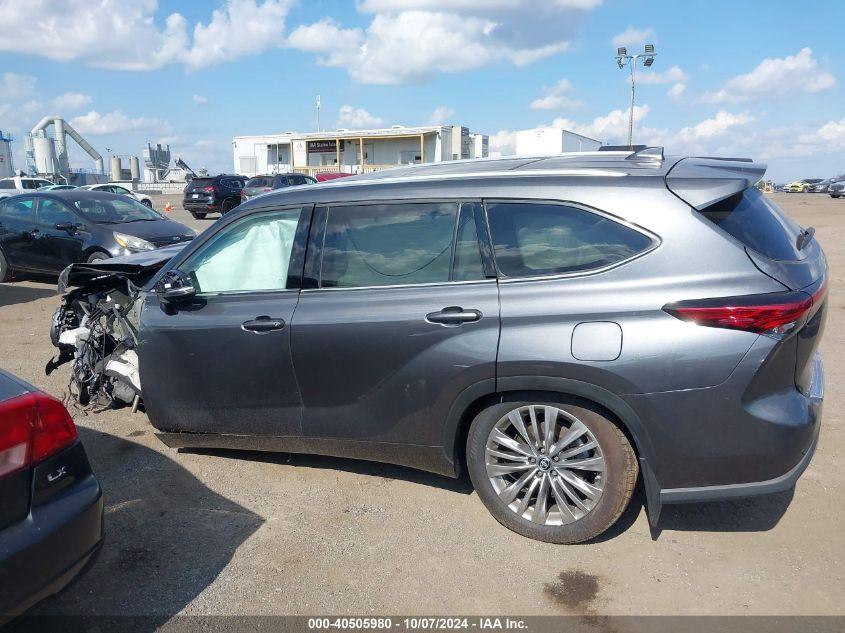 TOYOTA HIGHLANDER PLATINUM 2023