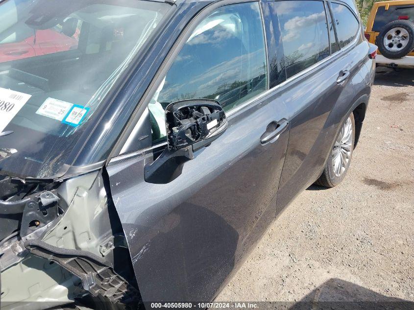 TOYOTA HIGHLANDER PLATINUM 2023