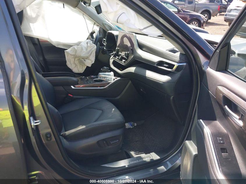 TOYOTA HIGHLANDER PLATINUM 2023