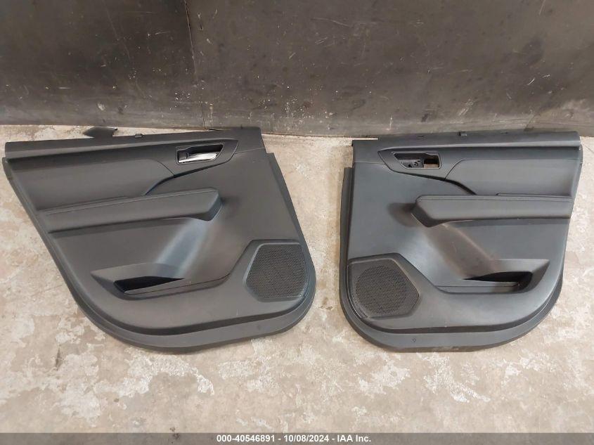 TOYOTA HIGHLANDER XLE 2023