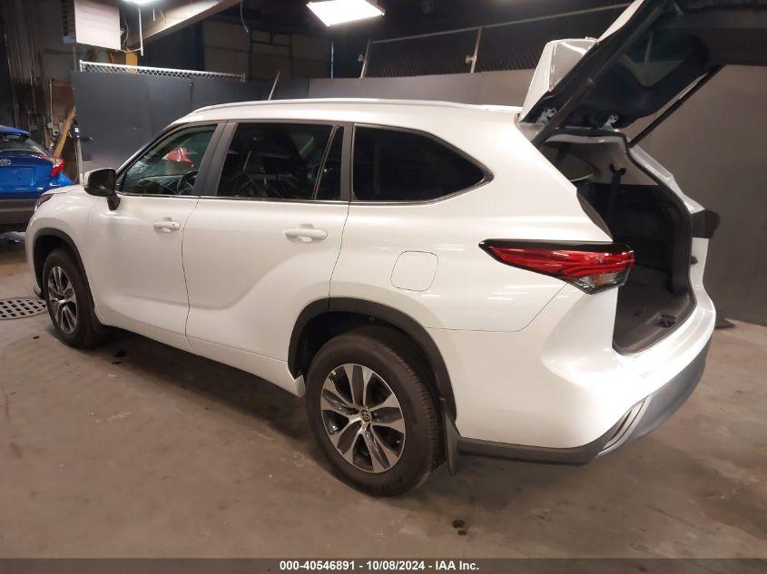TOYOTA HIGHLANDER XLE 2023