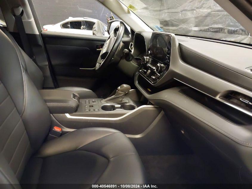 TOYOTA HIGHLANDER XLE 2023