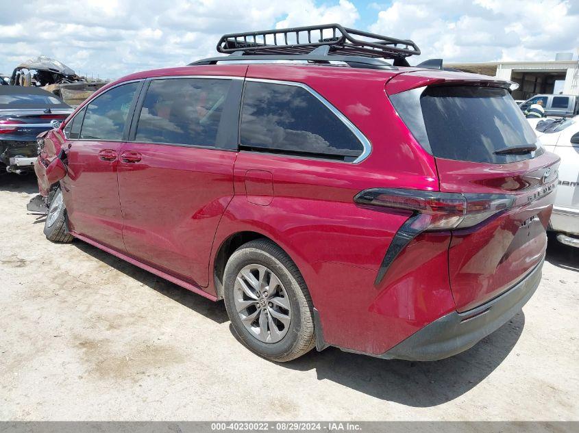 TOYOTA SIENNA LE 2023