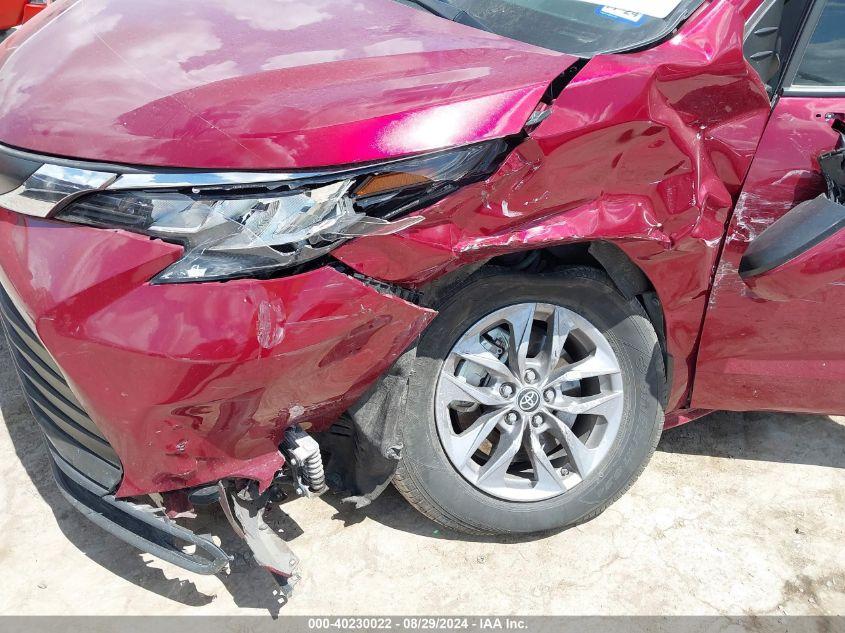 TOYOTA SIENNA LE 2023