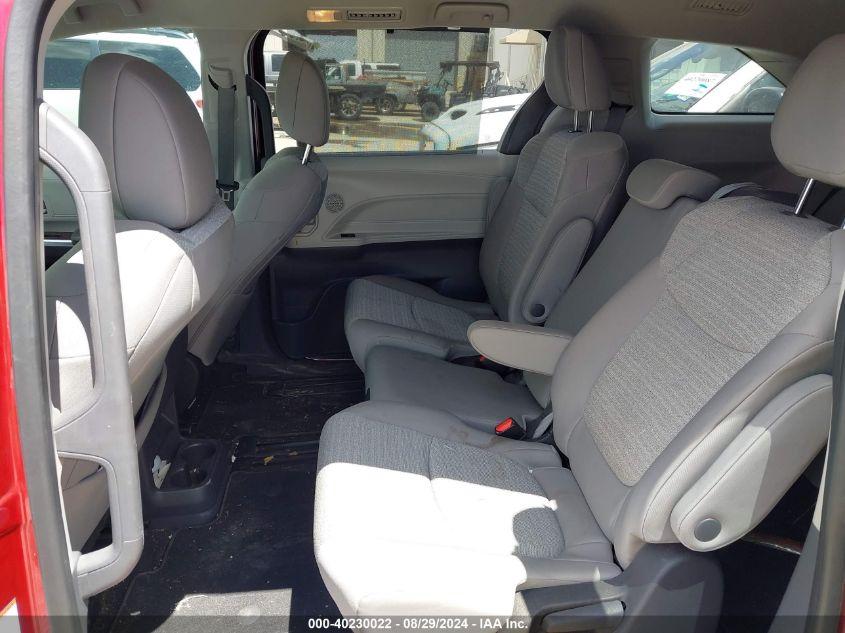 TOYOTA SIENNA LE 2023