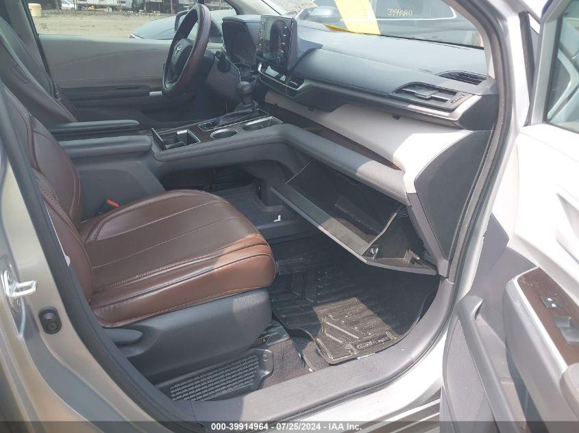 TOYOTA SIENNA LE 2022