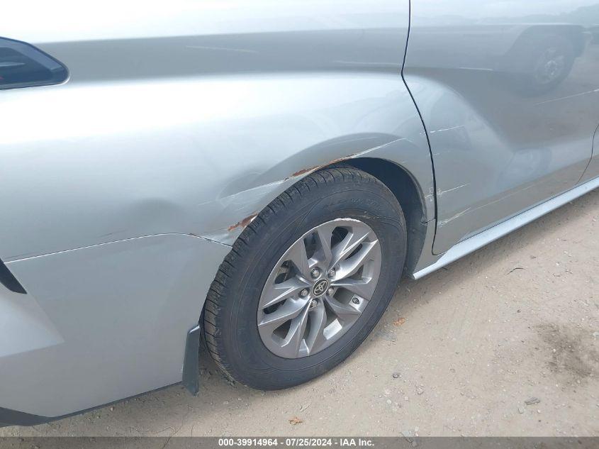 TOYOTA SIENNA LE 2022