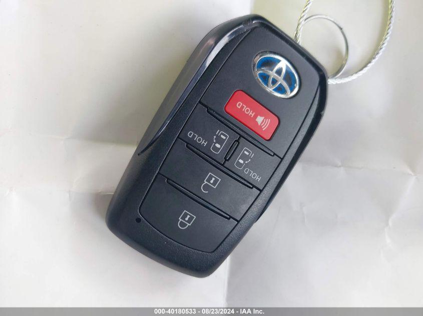 TOYOTA SIENNA LE 2021