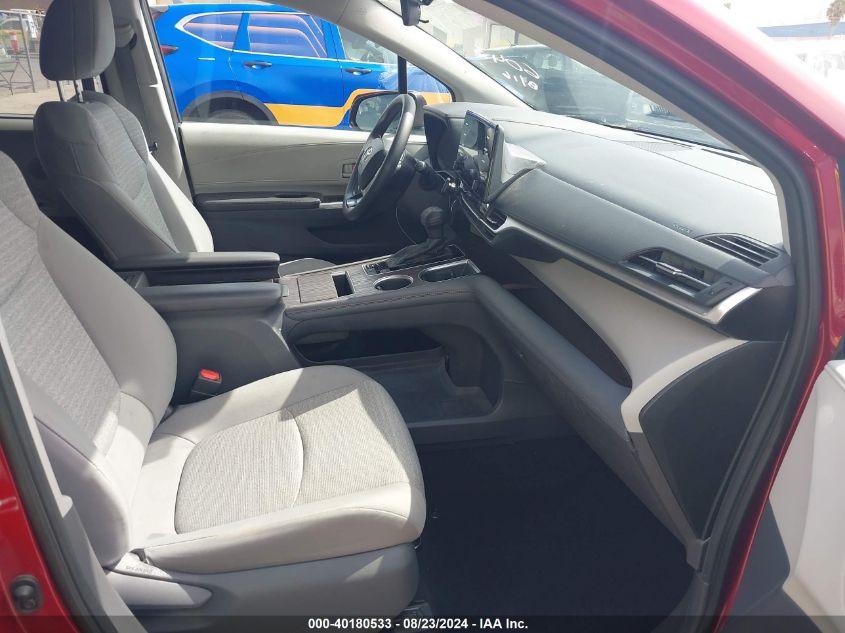 TOYOTA SIENNA LE 2021