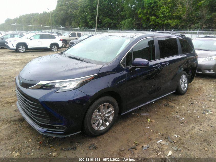 TOYOTA SIENNA LE 2022