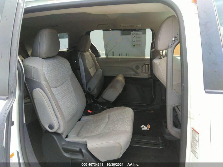 TOYOTA SIENNA LE 2022