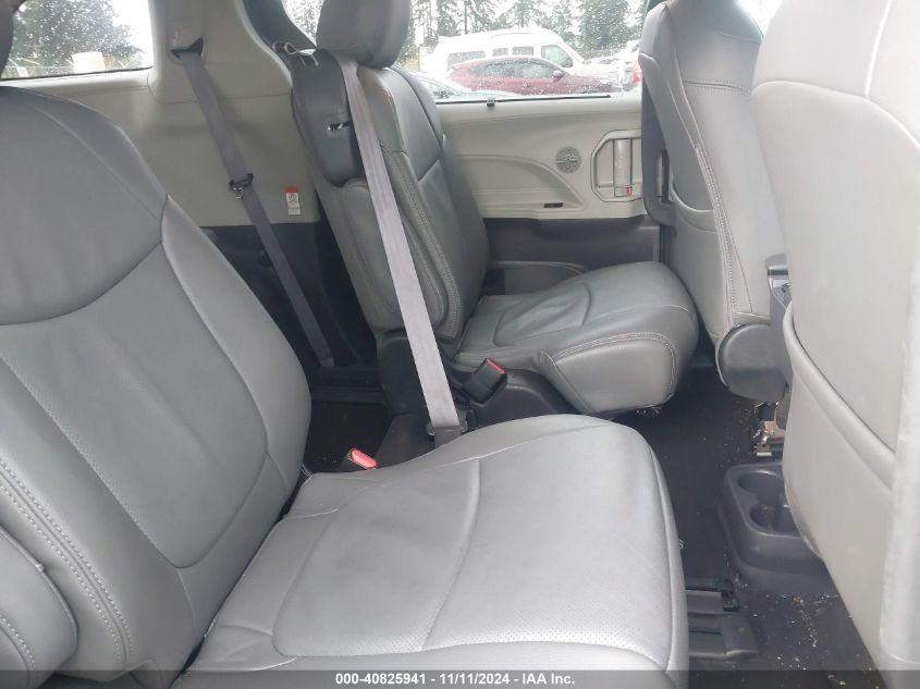 TOYOTA SIENNA LE 2022