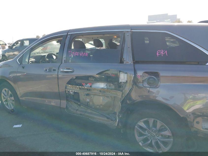 TOYOTA SIENNA XLE 2023