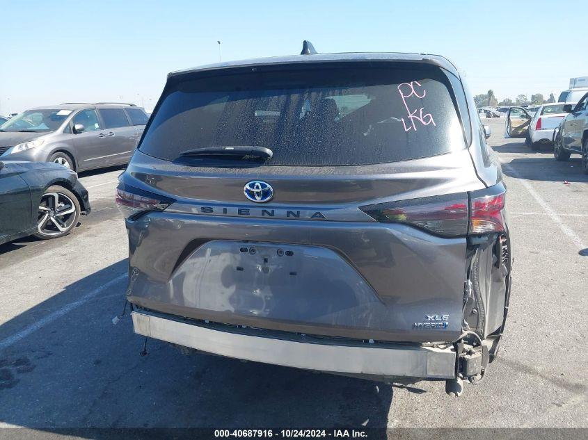 TOYOTA SIENNA XLE 2023