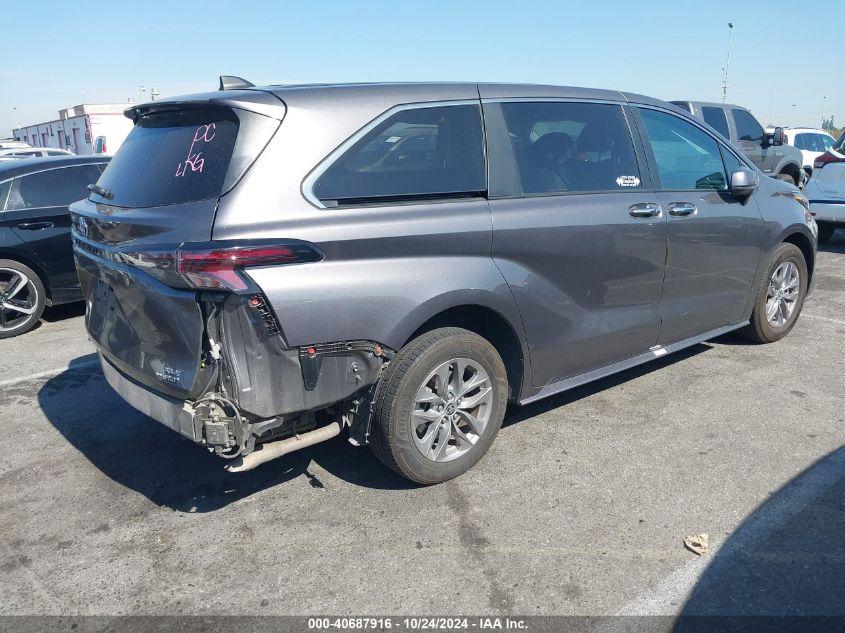 TOYOTA SIENNA XLE 2023