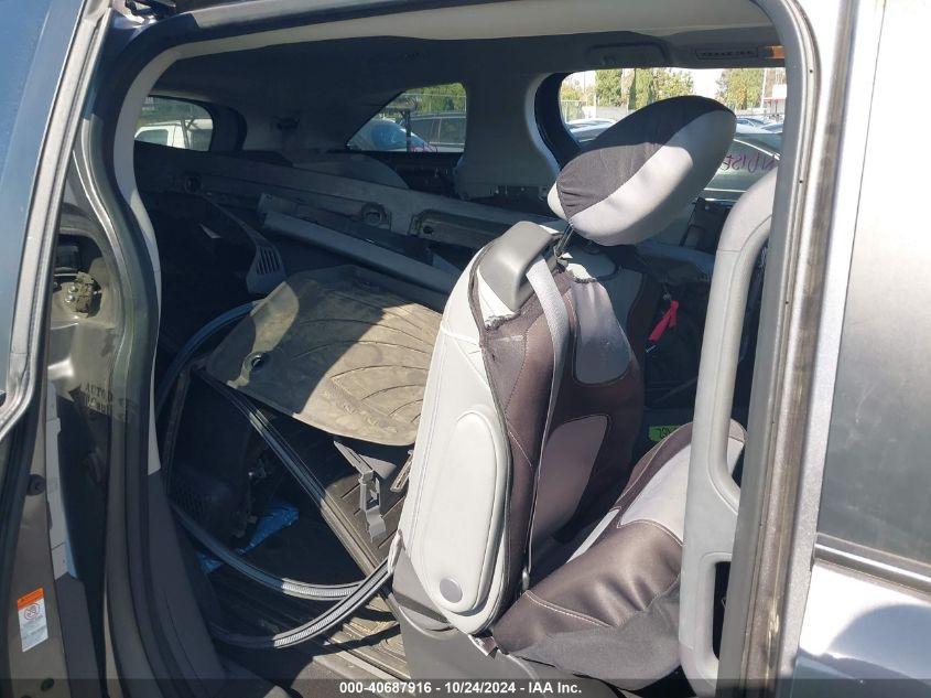 TOYOTA SIENNA XLE 2023