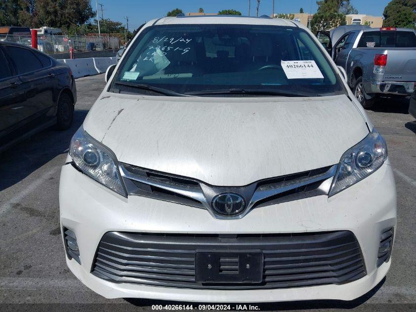 TOYOTA SIENNA XLE 2020