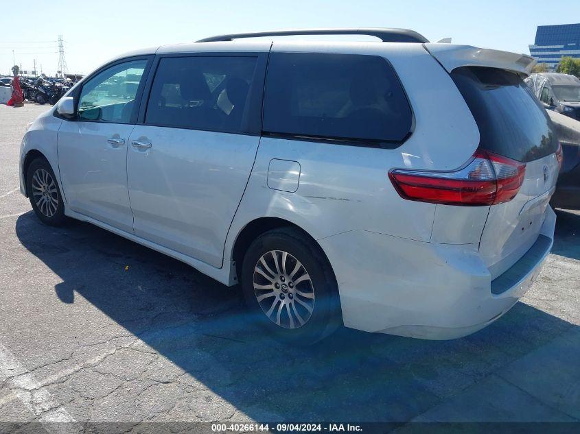TOYOTA SIENNA XLE 2020