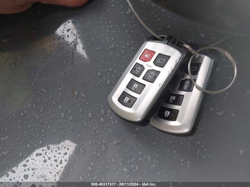 TOYOTA SIENNA XLE PREMIUM 2020