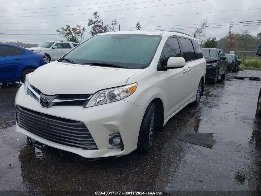 TOYOTA SIENNA XLE PREMIUM 2020