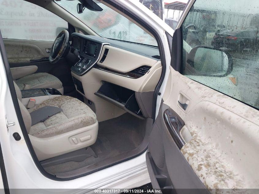 TOYOTA SIENNA XLE PREMIUM 2020