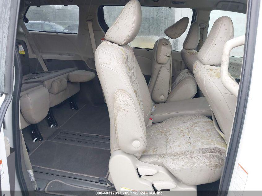 TOYOTA SIENNA XLE PREMIUM 2020