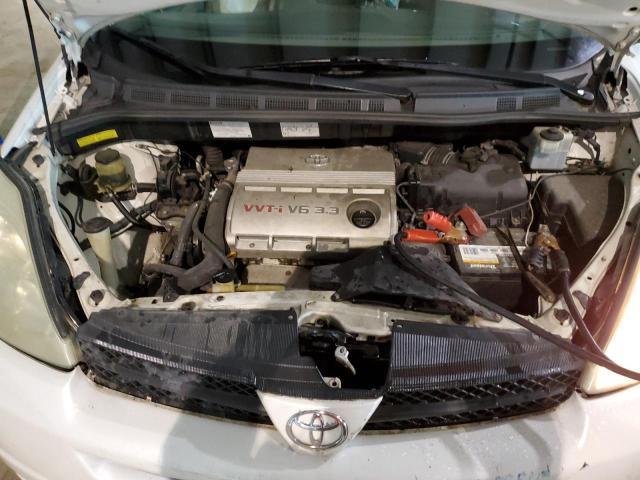 TOYOTA SIENNA XLE 2004