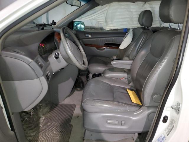 TOYOTA SIENNA XLE 2004